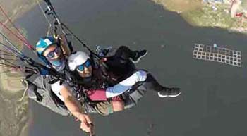 Flying Paragliding